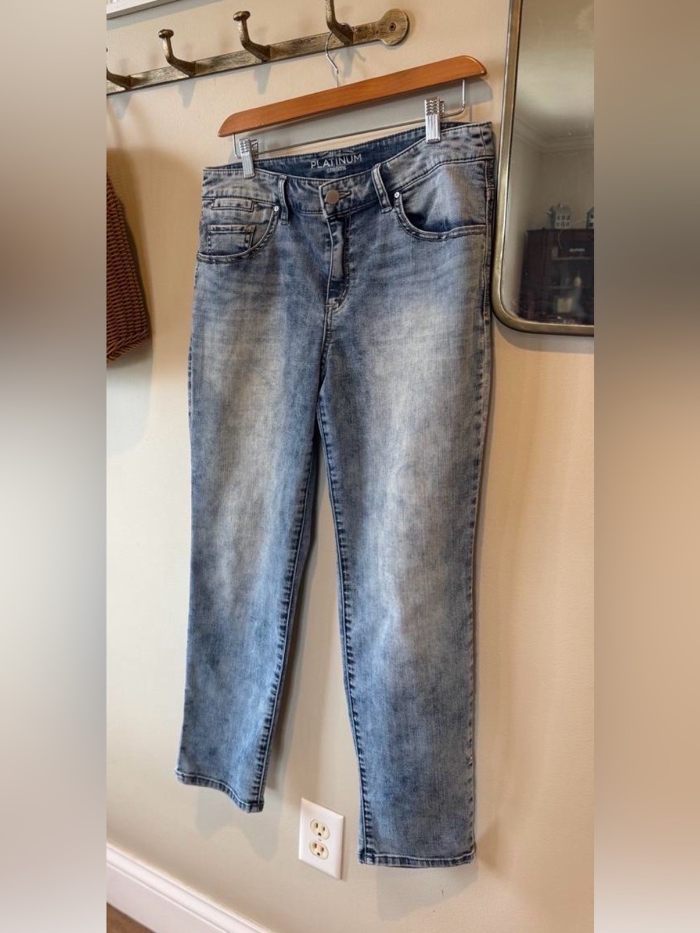 Chico's Platinum Girlfriend Jeans Acid Wash Straight Leg | Size 0.5